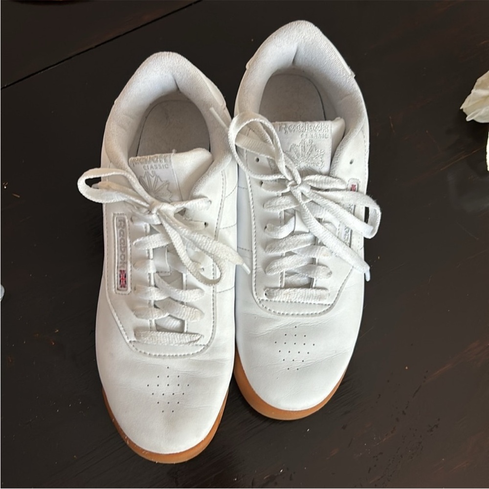 Classic Reebok Runners - Picture 2 of 6